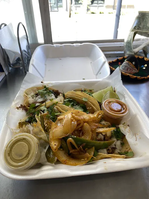 La Chapis Food Truck Picture 5