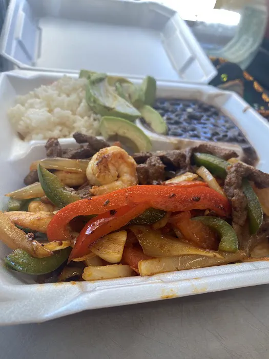 La Chapis Food Truck Picture 4