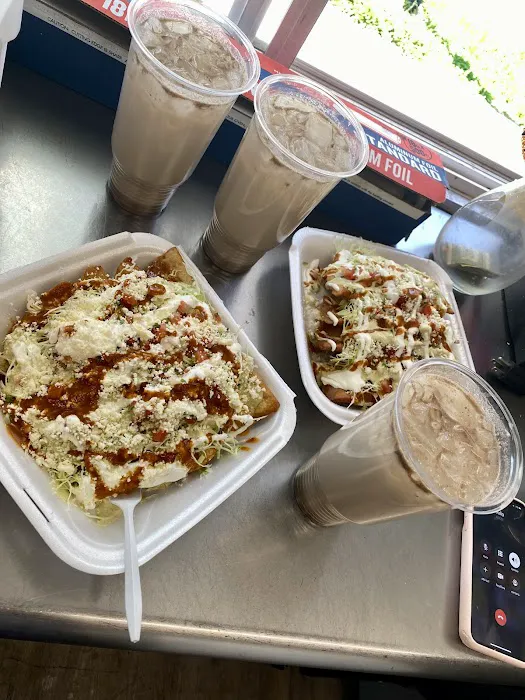 La Chapis Food Truck Picture 8
