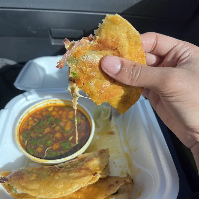 Machete Taqueria - Food Truck Picture 7