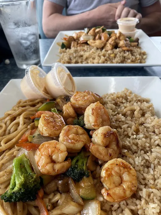Golden Donuts & Diner / Hibachi Bento Picture 8