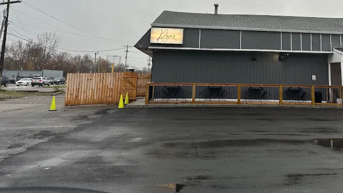 Renee's Bar & Grill Picture 2
