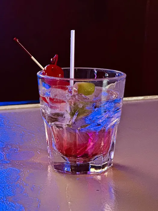 Renee's Bar & Grill Picture 6