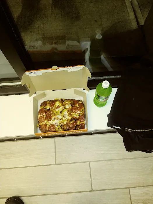 Little Caesars Pizza Picture 10
