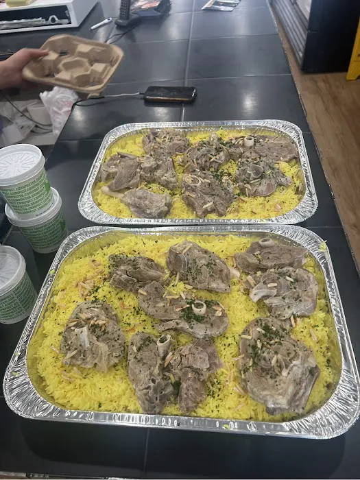Halah restaurant & supermarket Picture 2