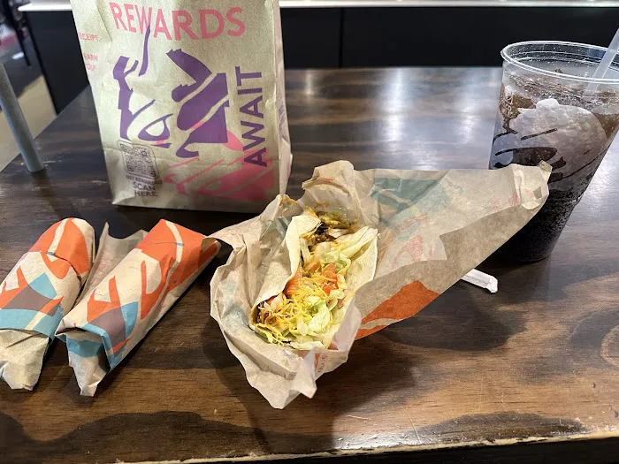 Taco Bell Cantina Picture 7