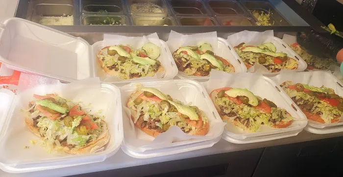 Taqueria La Mamalona Picture 1