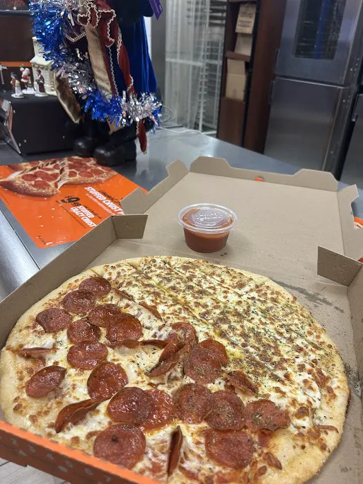 Little Caesars Pizza Picture 2