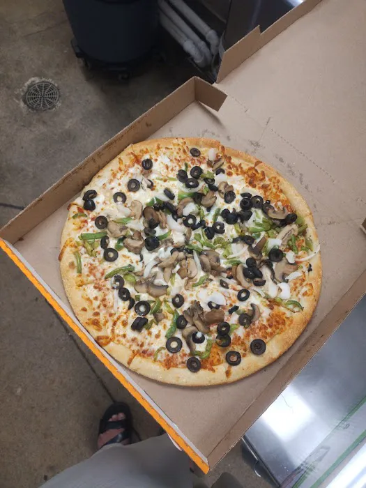 Little Caesars Pizza Picture 7