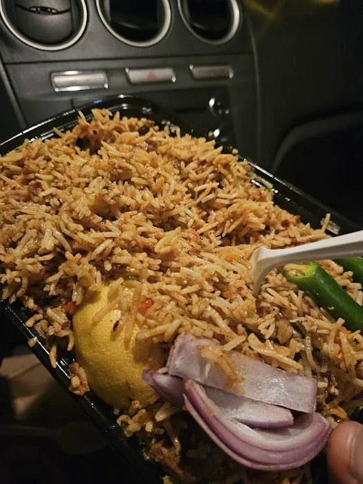TIKKA π KABAB- Halal Restaurant Picture 9