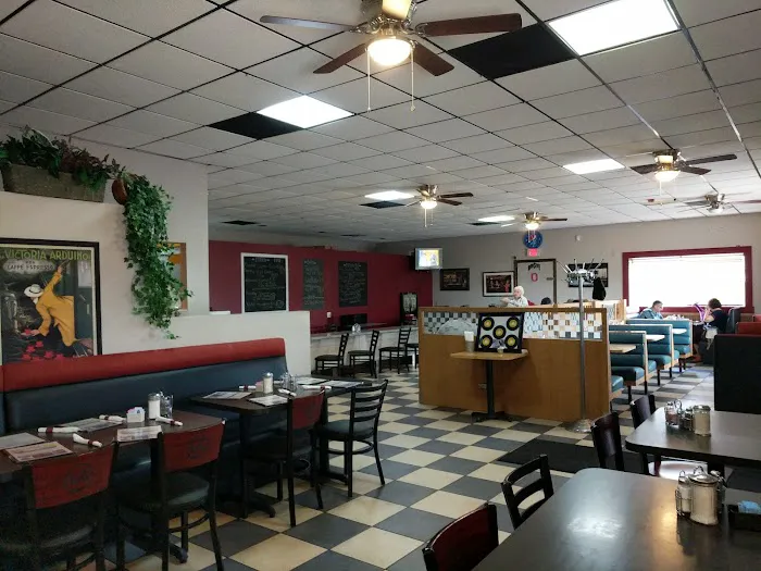 Ari's Diner Picture 1