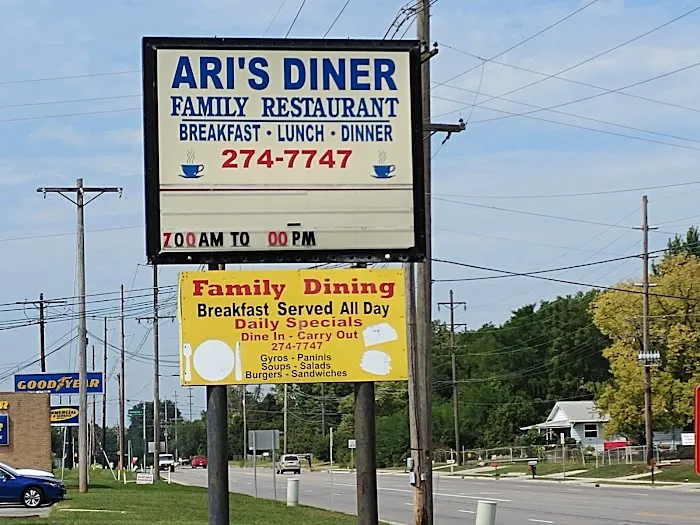 Ari's Diner Picture 8