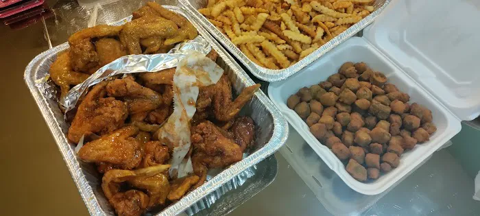 Slapping Wings West Picture 2