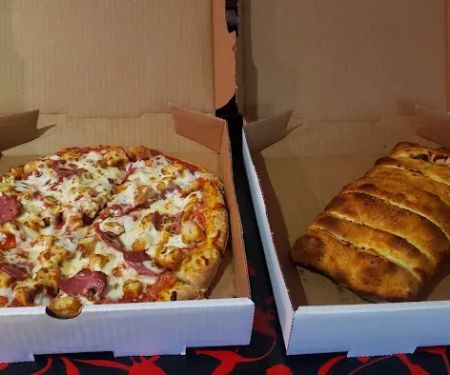 Halwani's Pizza & Stromboli - Grandview Location