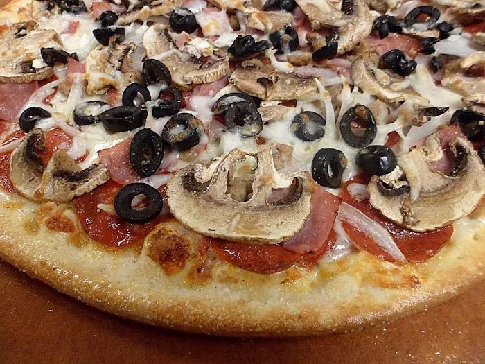 Halwani's Pizza & Stromboli - Grandview Location Picture 3