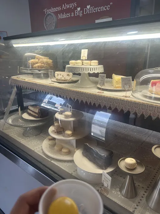 Halwani's Pizza & Stromboli - Grandview Location Picture 10