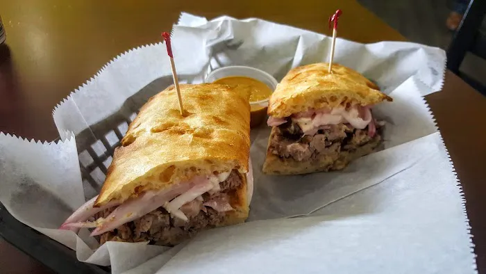 Si Señor Peruvian Sandwiches Picture 6