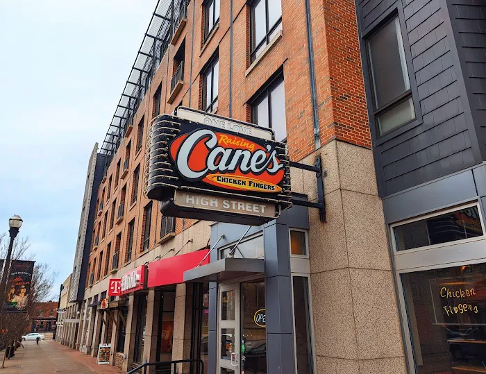 Raising Cane's Chicken Fingers Picture 5