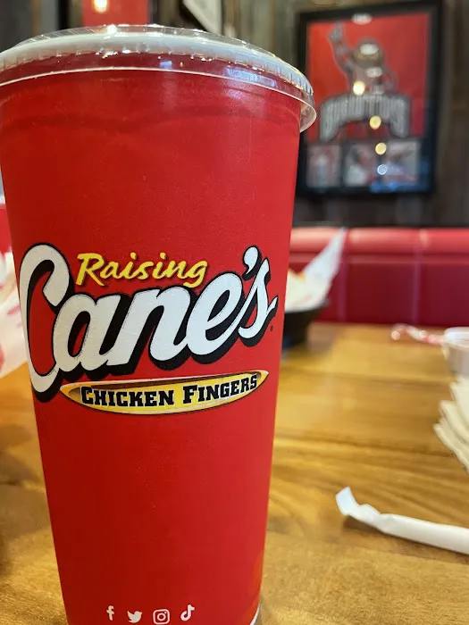 Raising Cane's Chicken Fingers Picture 7