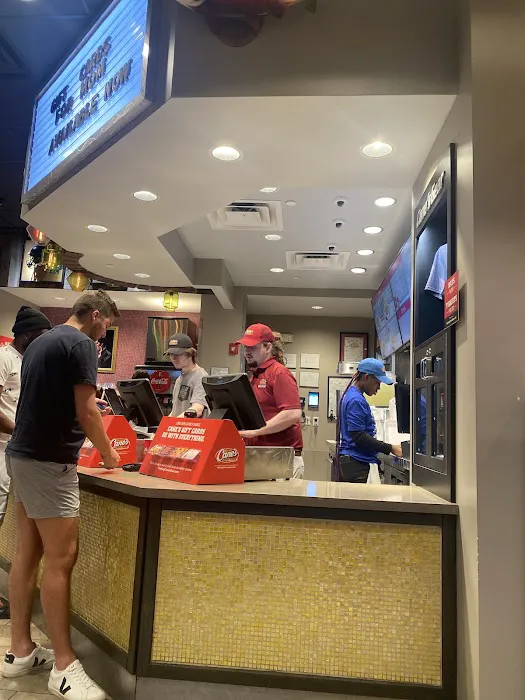 Raising Cane's Chicken Fingers Picture 8