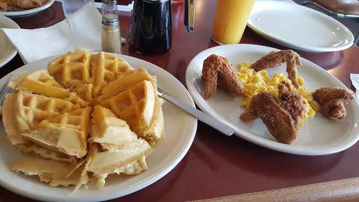 Eddy's Chicken And Waffles Picture 2