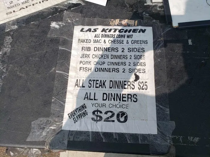 Eazzie's Kitchen Picture 3