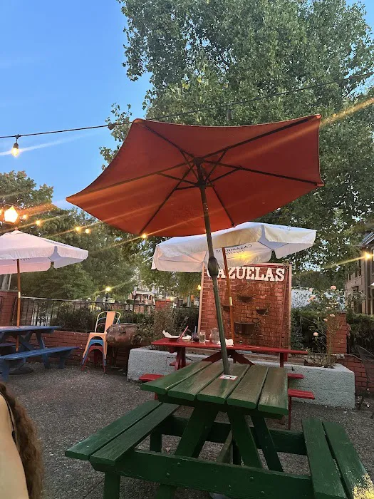 Cazuelas Mexican Cantina Picture 9
