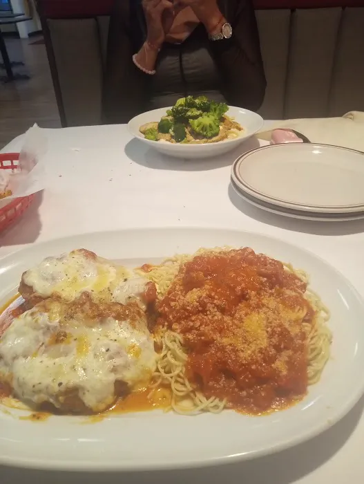 Pasta Villa Italian Restaurant & Pizzeria Picture 4