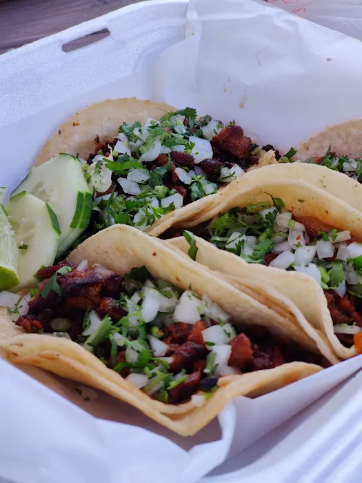 El Huarache Veloz Taco Stand Picture 2