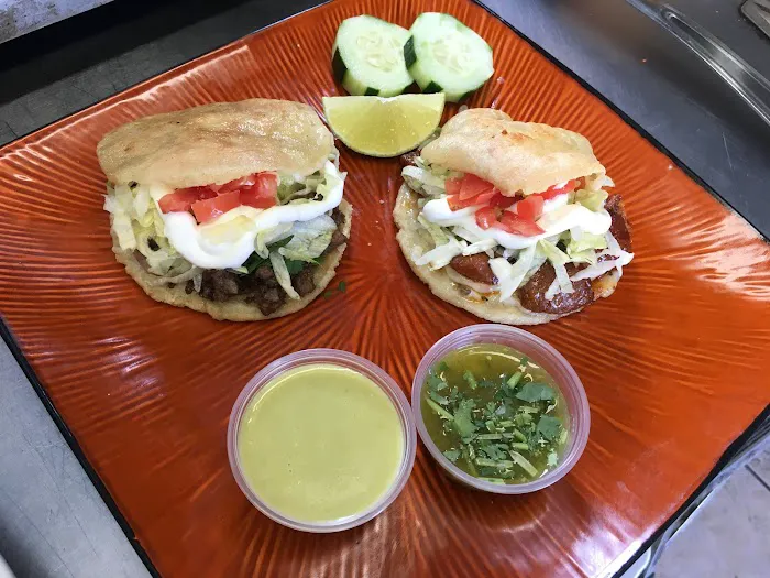 El Huarache Veloz Taco Stand Picture 7