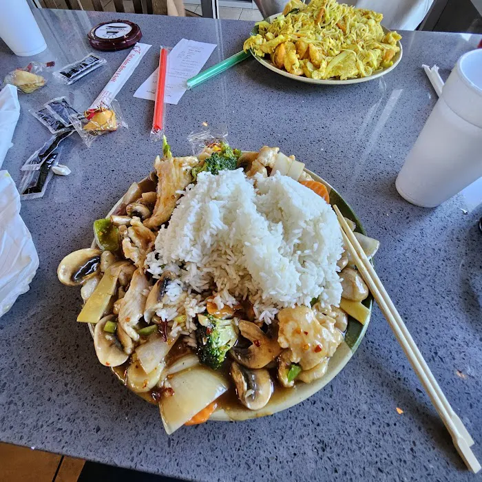 Tai's Asian Bistro & Sushi Picture 6