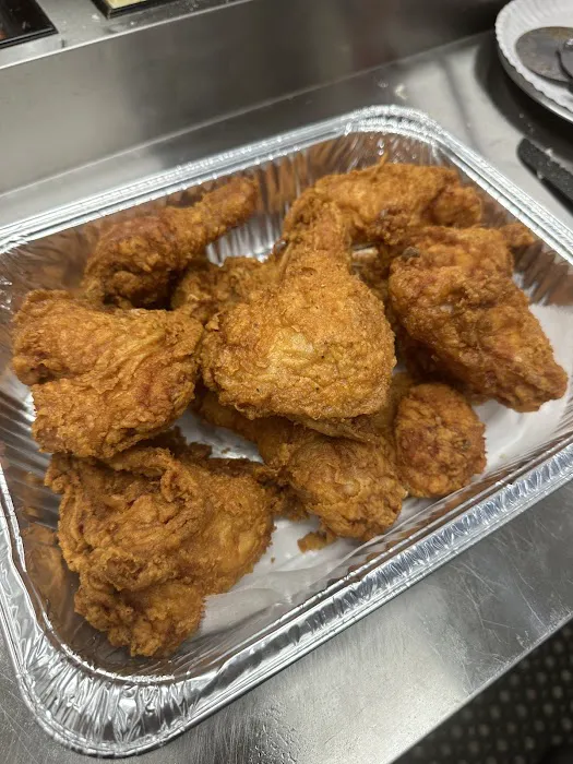 Auzy’s Pizza & Chicken Picture 4
