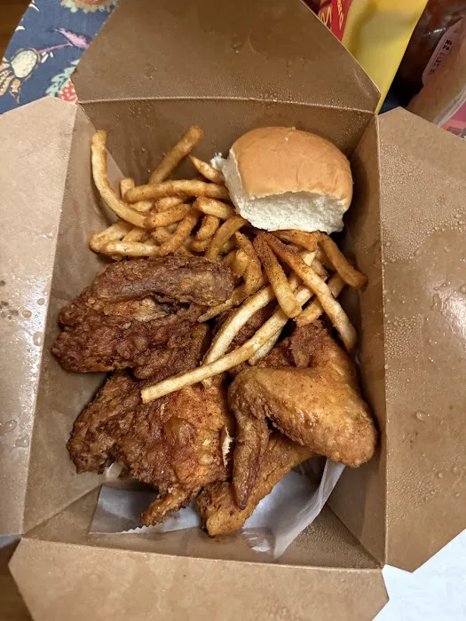 Auzy’s Pizza & Chicken Picture 5