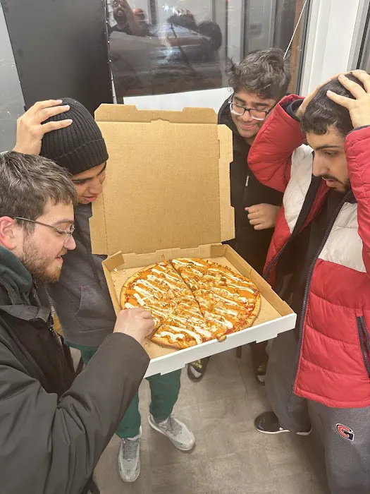 Auzy’s Pizza & Chicken Picture 8
