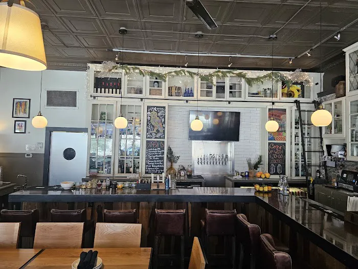Harvest Bar + Kitchen - Clintonville Picture 9