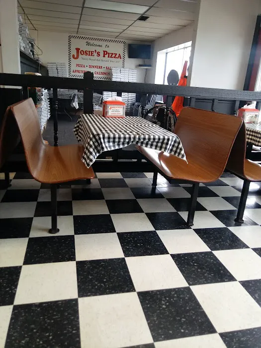 Josie's Pizza Hilltop Picture 7