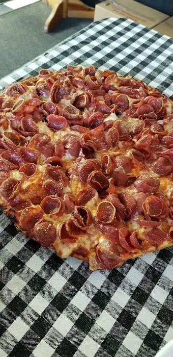 Josie's Pizza Hilltop Picture 10