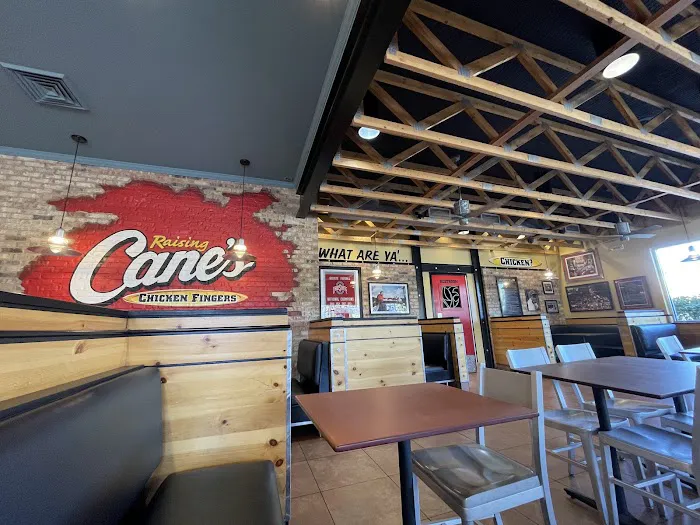 Raising Cane's Chicken Fingers Picture 3