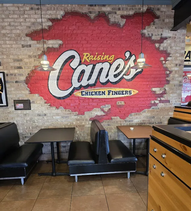 Raising Cane's Chicken Fingers Picture 7