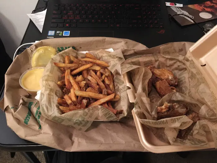 Wingstop Picture 7