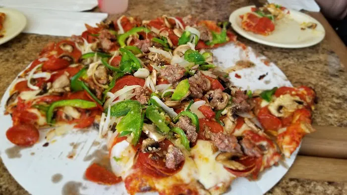 Tommy's Pizza Picture 2
