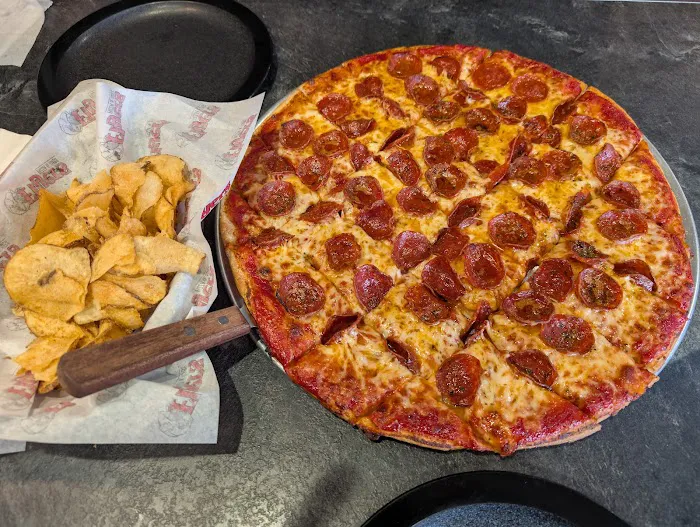 Flyers Pizza Groveport Picture 8