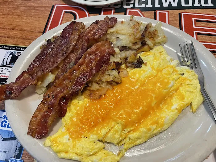 George's Beechwold Diner Picture 5