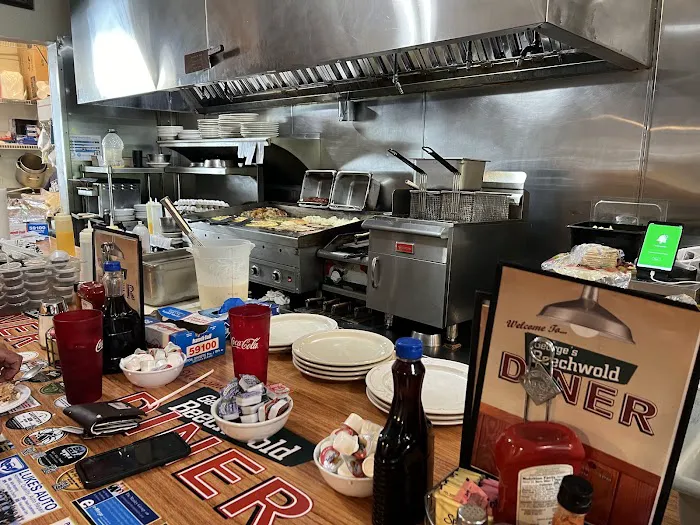 George's Beechwold Diner Picture 6