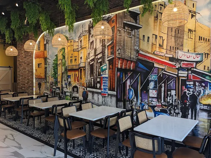 Food Street Picture 7