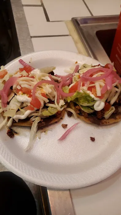 La Travieza Kitchen Picture 4