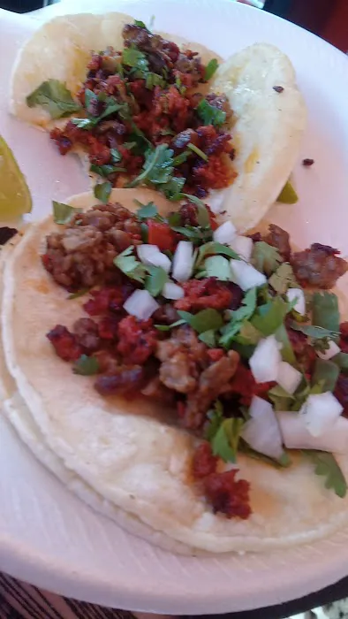 La Travieza Kitchen Picture 5