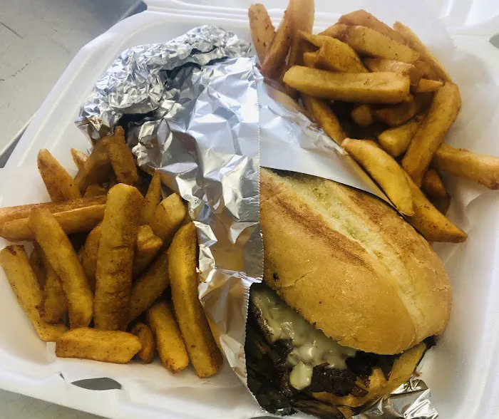 Royal Burger Picture 10