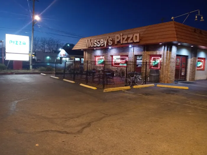 Massey's Pizza - Whitehall Picture 2