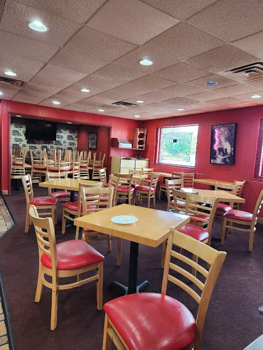 Massey's Pizza - Whitehall Picture 5